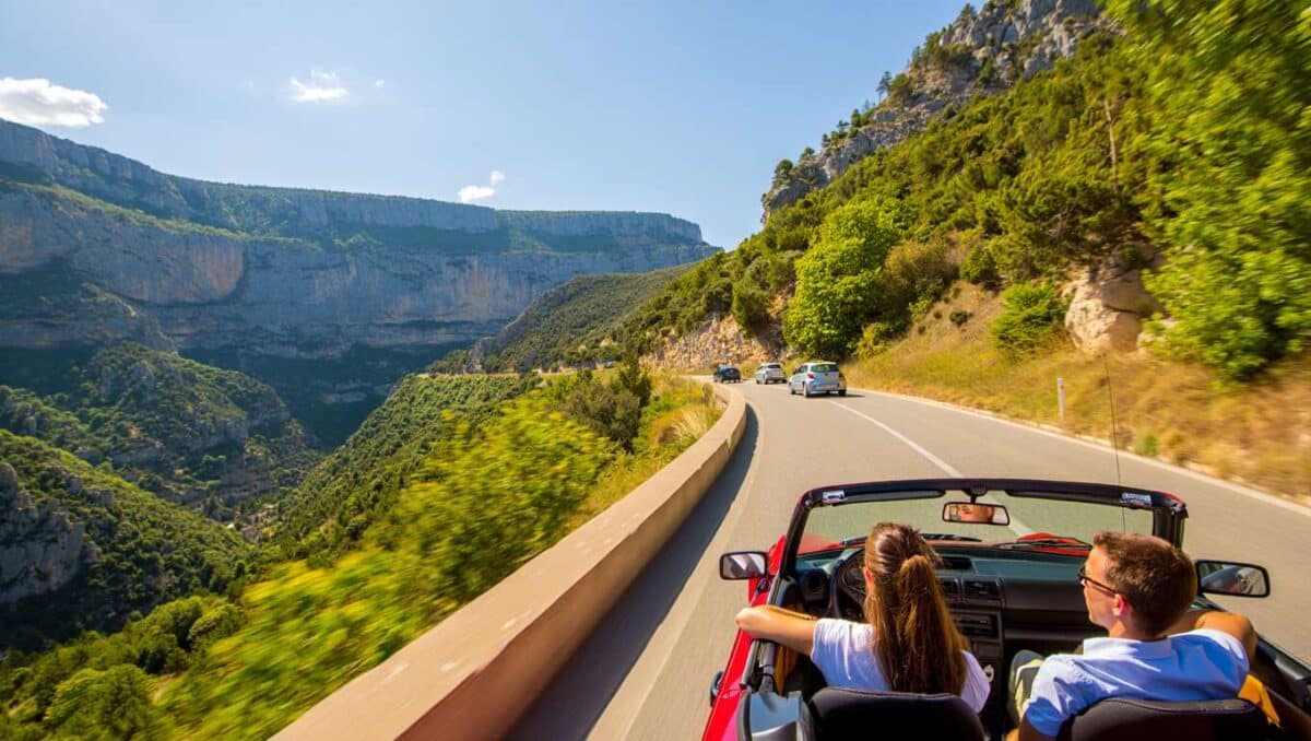 Route des Crêtes du Verdon : vertige et plaisir de conduite (avril-octobre)