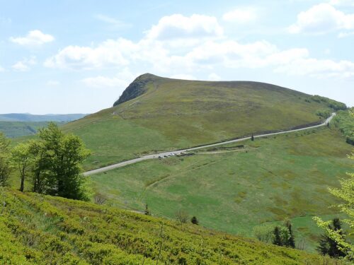 La route des Crêtes des Vosges longeant les chaumes sous le Rothenbachkopf