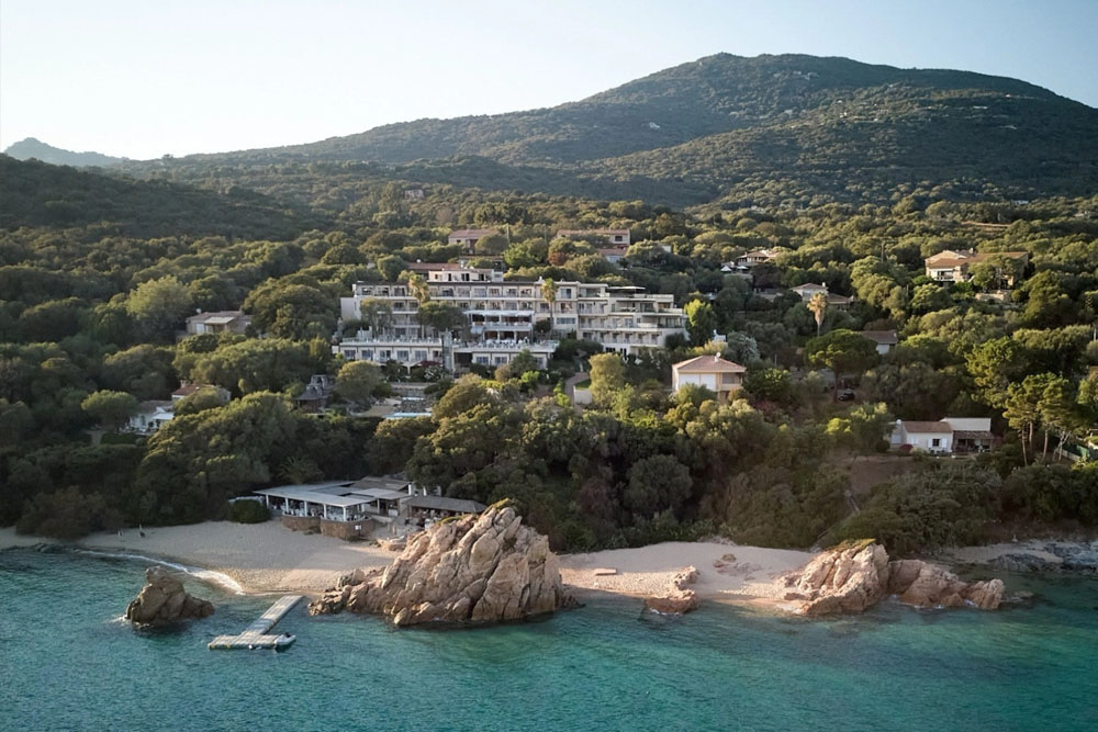 Rallye touristique en Corse - Déjeuner à La Paillote (hôtel Marinca 5*)
