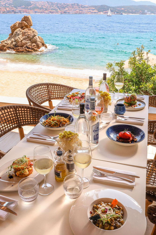 Rallye touristique en Corse - Déjeuner à La Paillote (hôtel Marinca 5*)