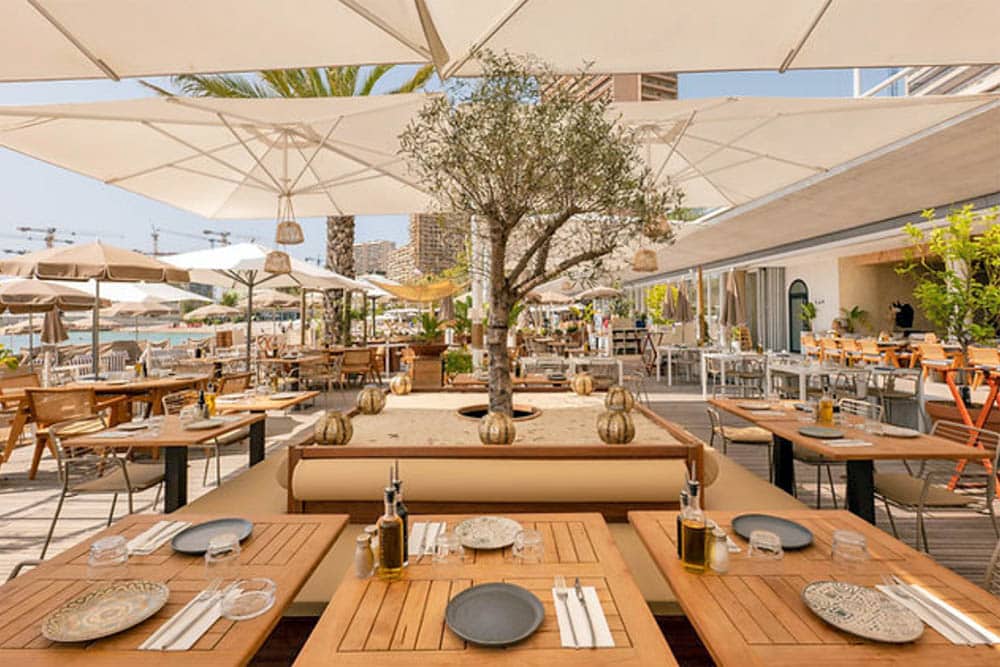 Restaurant Le Neptune, sur la plage du Larvotto