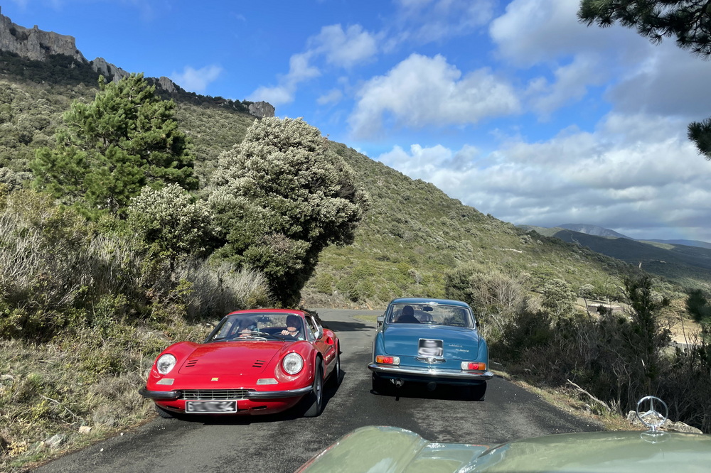 Tour de Corse avec des voitures historiques